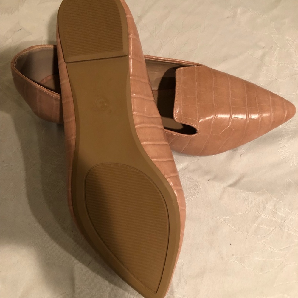 New Brown quipid flats